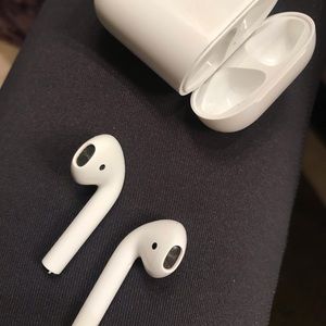 Apple AirPods